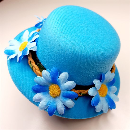 Шляпка-заколка голубая с голубыми ромашками - фото 9793