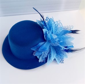 Шляпка-заколка из фетра с цветком,синяя
