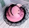 Шляпка заколка с оборками и бантиком, розовая с черной оборкой - фото 10155