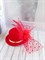Шляпка заколка с перьями и сеточкой, красная - фото 11546