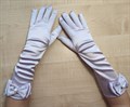 Детские перчатки атласные длинные с бантиком, нежно-сиреневые - фото 4998