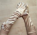 Детские перчатки атласные длинные с бантиком, бежевые - фото 5000