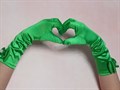 Детские перчатки атласные длинные с бантиком, зеленые - фото 5595